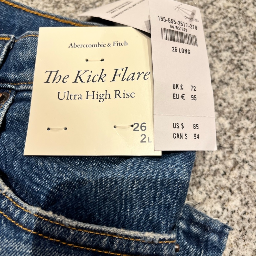 Abercrombie & Fitch The kick flare
